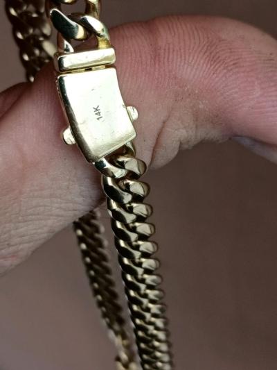 14k gold Cuban link chain - Thumbnail 2