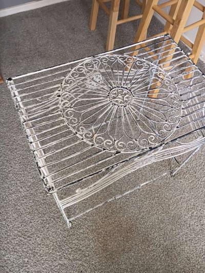is a nice short white table and its very beautiful and gorge - Thumbnail 3