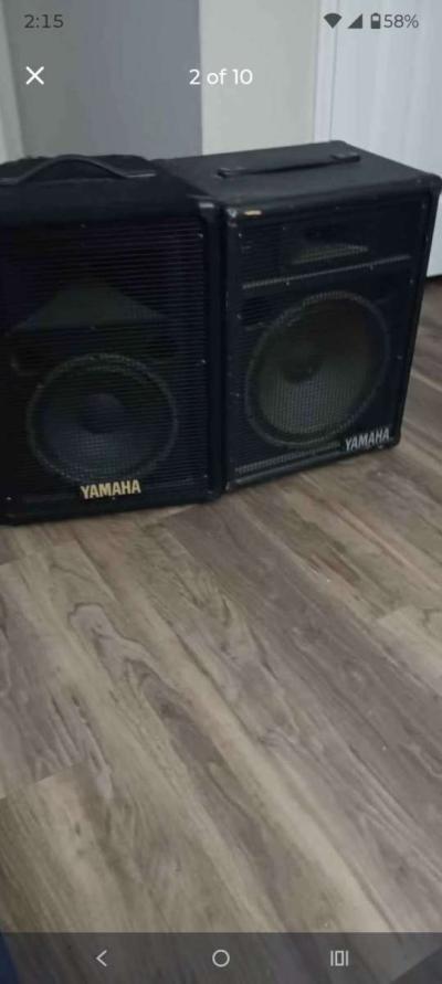 Pair of Yamaha speakers 12 inch - Thumbnail 1