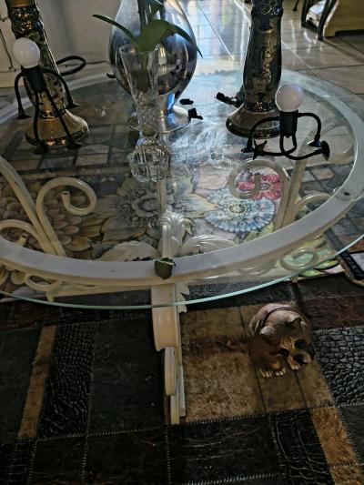 livingroom center top glass table