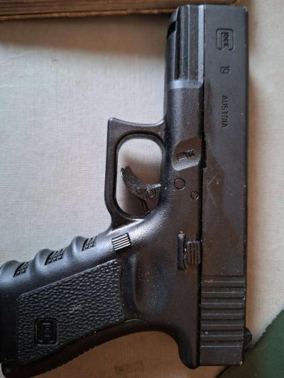 Glock 19 CO2 pellet BB gun - Dayton, Ohio