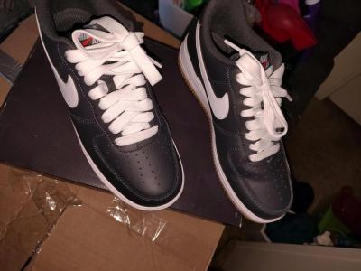mens Nikes size 9 - Thumbnail 4