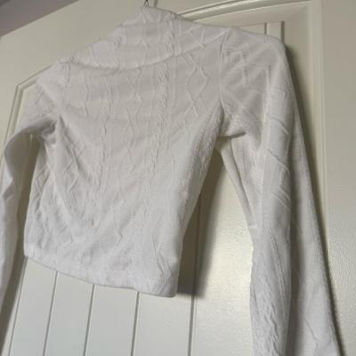 White UltraCropped Knit Bolero Shrug  Textured Cable Pattern - Thumbnail 5