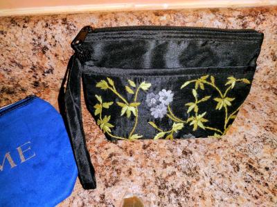 11 Makeup Bags - Thumbnail 5