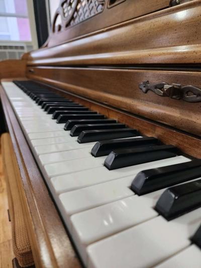 Kimball Piano - Thumbnail 6