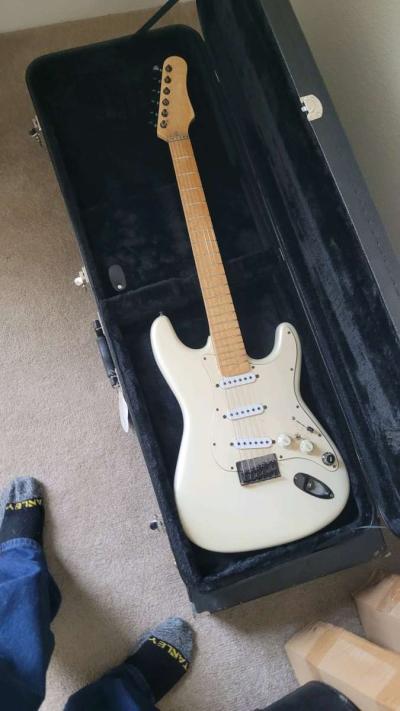 Guitars - Thumbnail 3