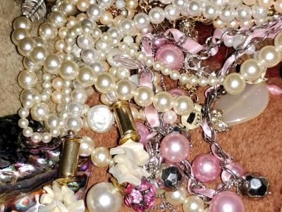 lot of necklaces - Thumbnail 3