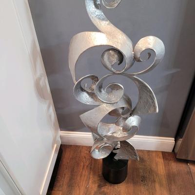 Contemporary  sculptor - Thumbnail 3