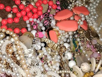 lot of necklaces - Thumbnail 4