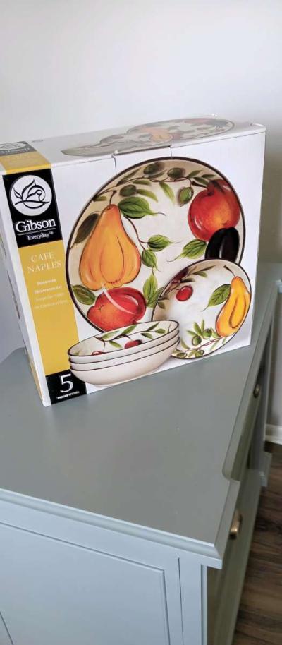 Gibson dinnerware set of 5 pieces brand new - Thumbnail 6