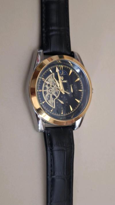 rereloj de hombre - Adelanto, California