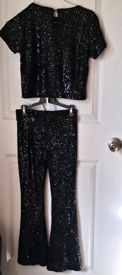 Girls size 10 art class  black sequence  top and bottom set - Thumbnail 2