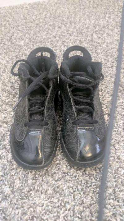 11c black Jordans - Thumbnail 2