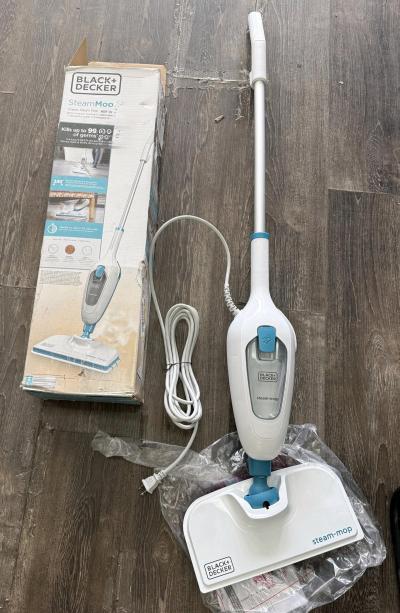 black and Decker steam mop - Thumbnail 2