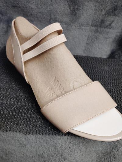Life Stride Women's Yolo Ankle Strap Wedge Sandals beige size 8.5 - Thumbnail 2