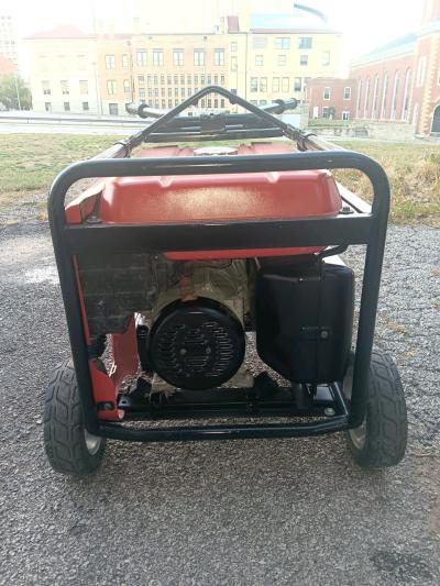Honda 5000 watt Gas generator - Thumbnail 4