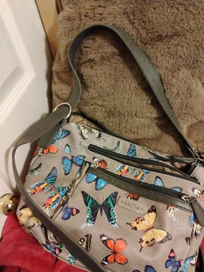 butterfly themed purse with many pockets - Thumbnail 2