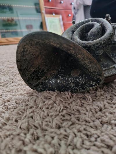antique classic old school vintage car horn - Thumbnail 3