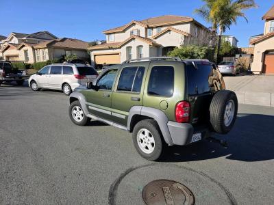 2007 jeep Liberty 4x4 - Thumbnail 2