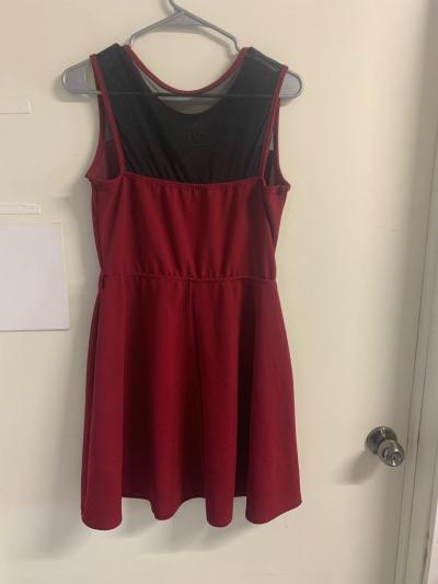 Selling this beautiful red dress great for get together - Thumbnail 2