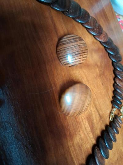 Vintage Overlapping Rosewood Disc Necklace and Earring Set - Thumbnail 4