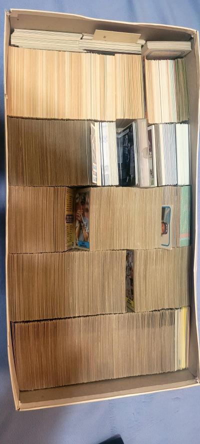 sports cards  whole lot - Thumbnail 2