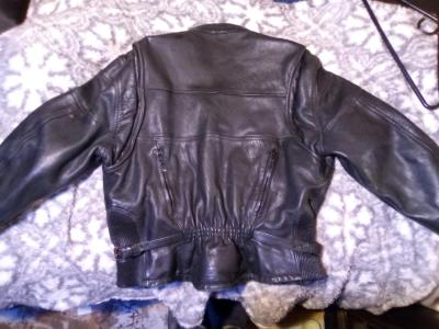 one mans riding jacket 3XL and one childs 6t - Thumbnail 3