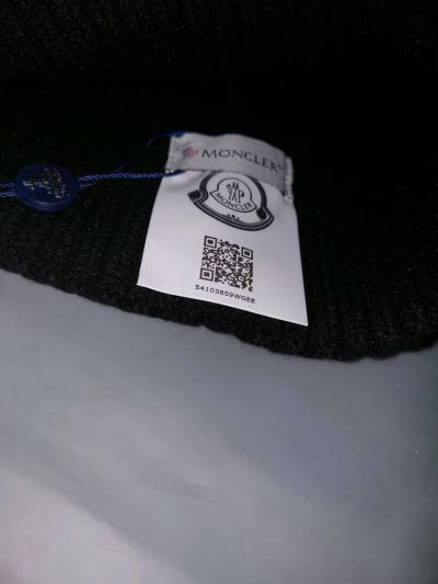 Black Beanie - Thumbnail 2