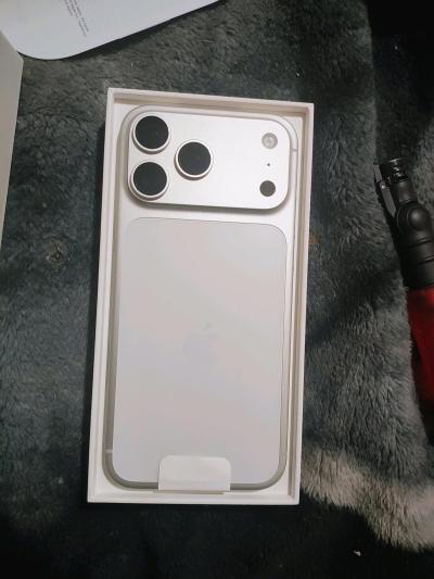 iPhone 17 pro max - Thumbnail 2