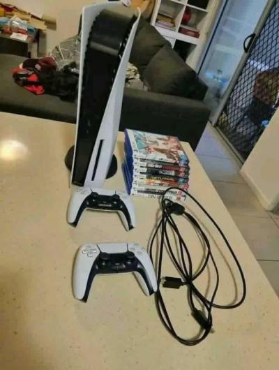 PlayStation5 - Thumbnail 1