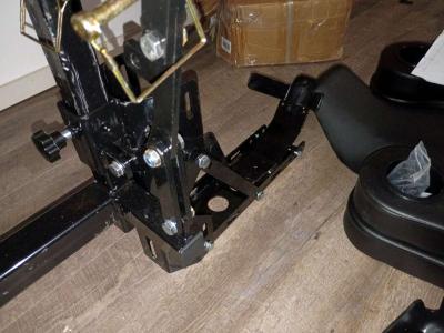 tow hitch mounted dirt bike carrier - Thumbnail 2