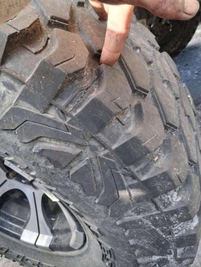 Premium 31580R17 Tires Rims  option whole truck - Thumbnail 3