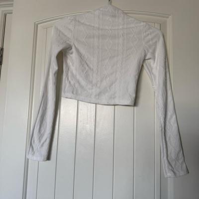 White UltraCropped Knit Bolero Shrug  Textured Cable Pattern - Thumbnail 3