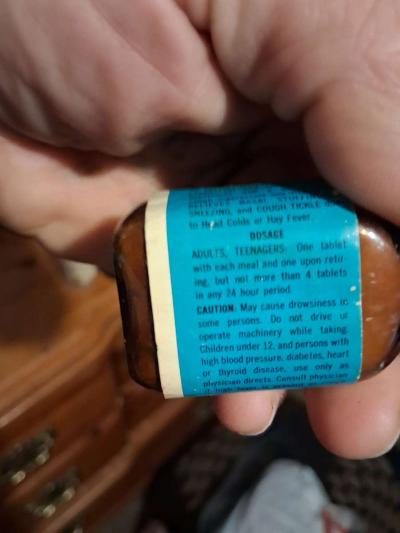 quarterlets caffeine pulls 1940s or 50s all pills in bottle - Thumbnail 2