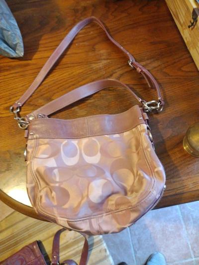 Alright COACHE LOVERS Here is that all PINK vintage trio - Thumbnail 2