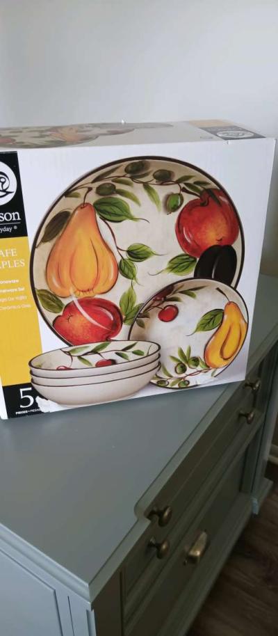Gibson dinnerware set of 5 pieces brand new - Thumbnail 2