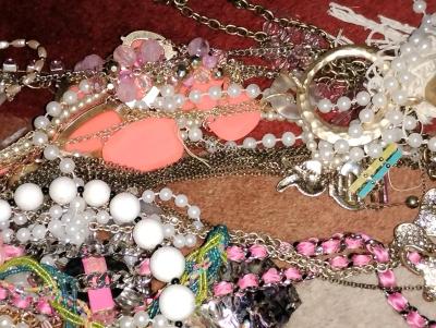lot of necklaces - Thumbnail 5