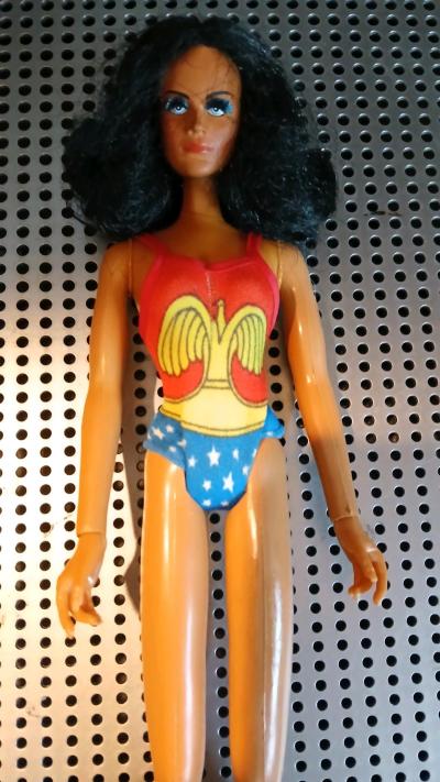 1976 mego wonder woman figure - Thumbnail 2