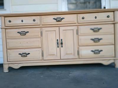 Bernhardt Cerused oak canopy bed and matching dresser - Thumbnail 3