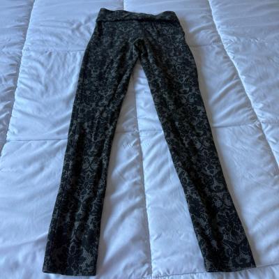 GUESS Black Lace Print Stretch Leggings  Slim Fit PullOn Pan - Thumbnail 3