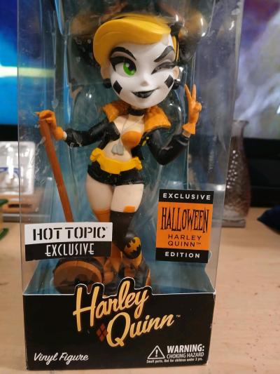 Harley Quinn collectors figure - Thumbnail 4