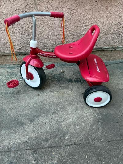 Radio Flyer tricycle - Thumbnail 5