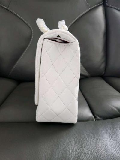 Elegant White Quilted Top Handle Bag  Gold Hardware  New - Thumbnail 2