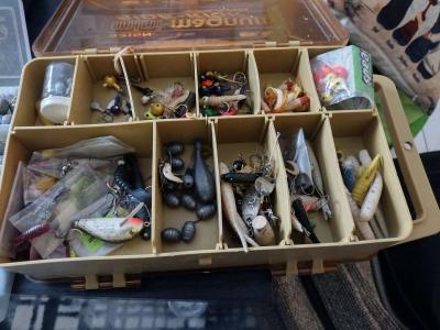 fishing lures and hooks and weights - Thumbnail 2