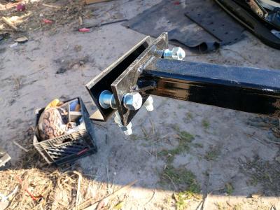 universal RV towing hitch with bolts and washers - Thumbnail 2