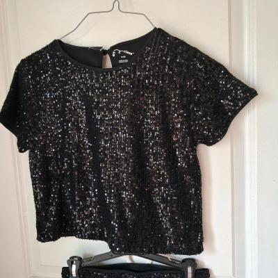 Girls size 10 art class  black sequence  top and bottom set - Thumbnail 4