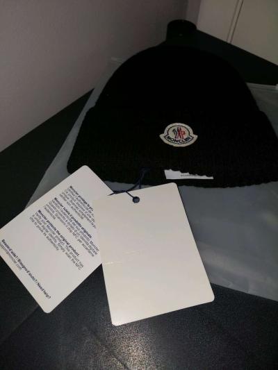 Black Beanie - Thumbnail 3