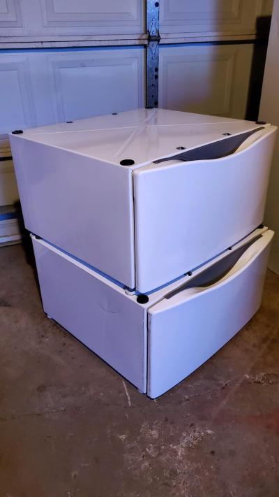 pedestals - Thumbnail 3