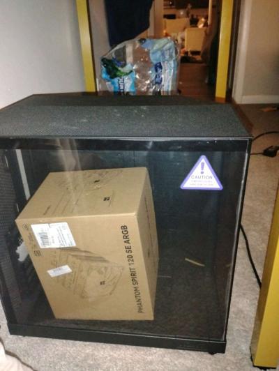 34 inch 4k Alienware curved monotor - Thumbnail 4