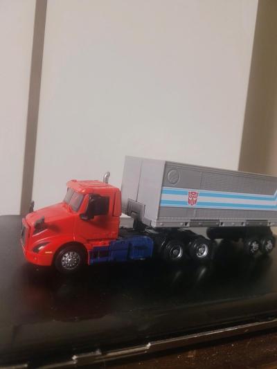 transformers volvo optimus prime - Thumbnail 4